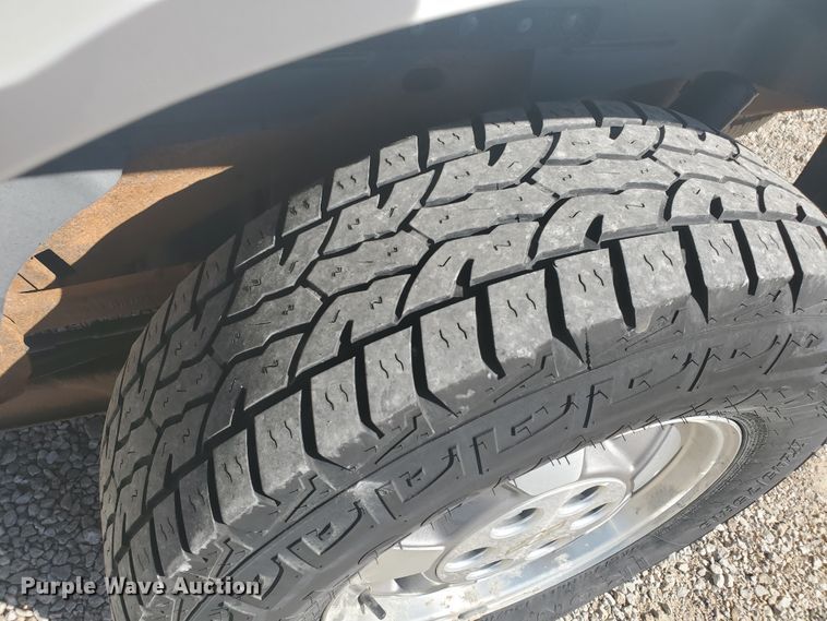 image for item HW9730 2001 Chevrolet Suburban C1500 LS  SUV