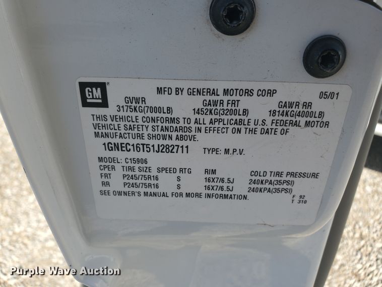 image for item HW9730 2001 Chevrolet Suburban C1500 LS  SUV