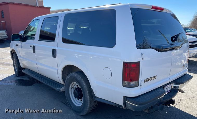 image for item HX9827 2004 Ford Excursion XLT  SUV