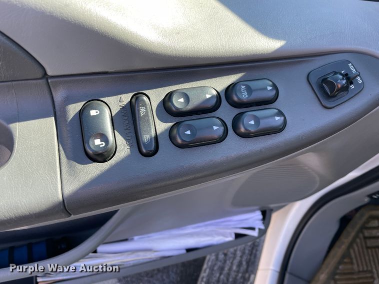 image for item HX9827 2004 Ford Excursion XLT  SUV