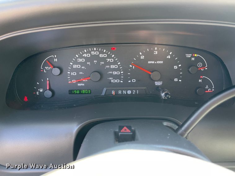 image for item HX9827 2004 Ford Excursion XLT  SUV