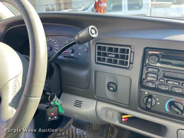 image for item HX9827 2004 Ford Excursion XLT  SUV