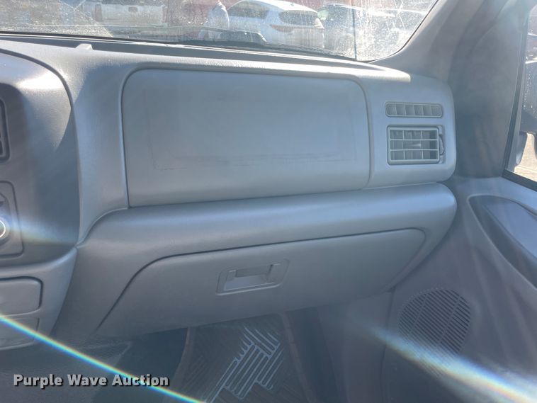 image for item HX9827 2004 Ford Excursion XLT  SUV