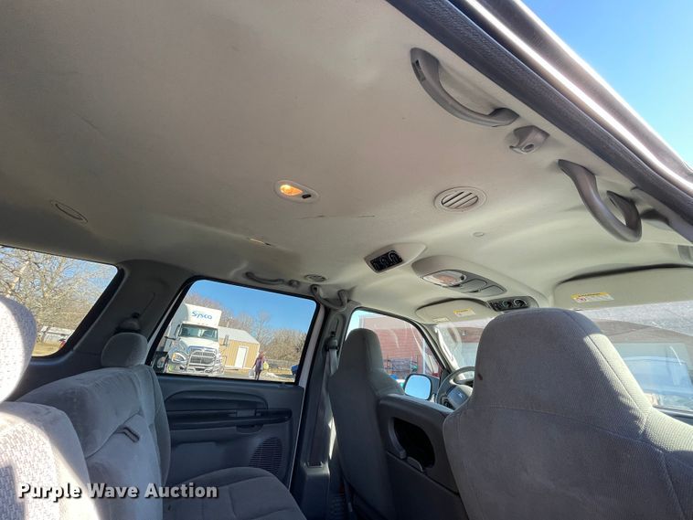 image for item HX9827 2004 Ford Excursion XLT  SUV