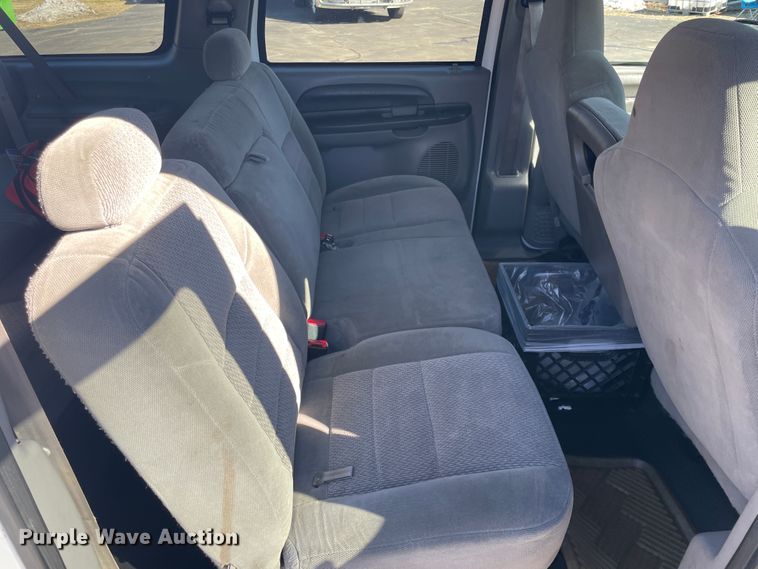 image for item HX9827 2004 Ford Excursion XLT  SUV