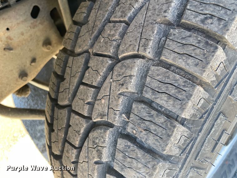 image for item HX9827 2004 Ford Excursion XLT  SUV