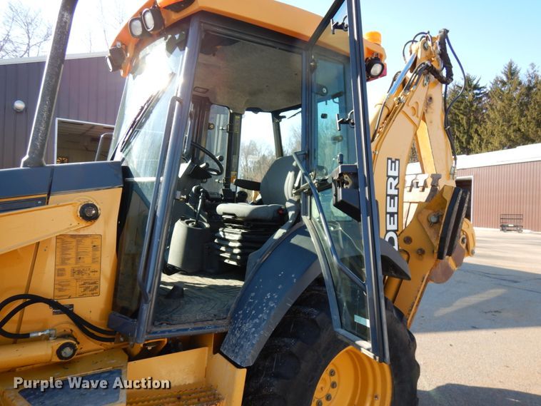 image for item IA9359 2006 John Deere 310SG  backhoe