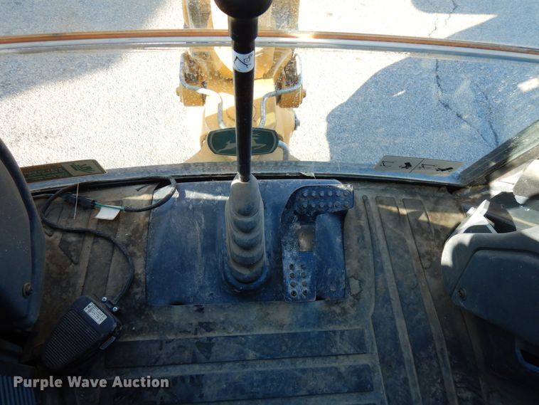 image for item IA9359 2006 John Deere 310SG  backhoe