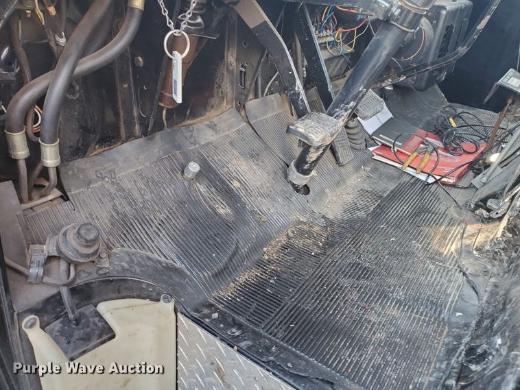 image for item IU9007 1985 Ford 800  pumper fire truck