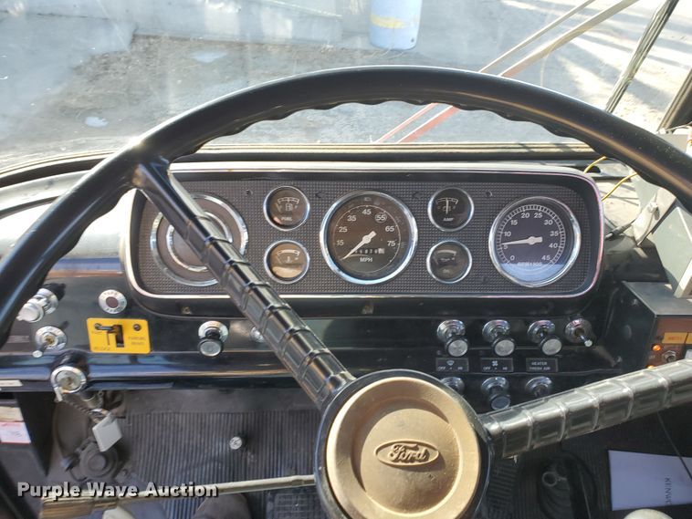 image for item IU9007 1985 Ford 800  pumper fire truck