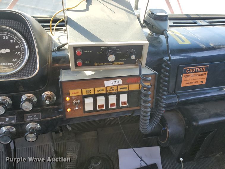 image for item IU9007 1985 Ford 800  pumper fire truck