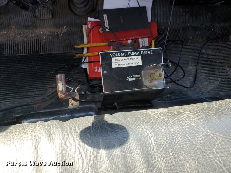 image for item IU9007 1985 Ford 800  pumper fire truck