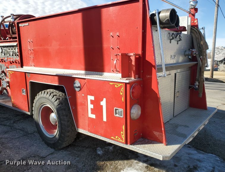 image for item IU9007 1985 Ford 800  pumper fire truck