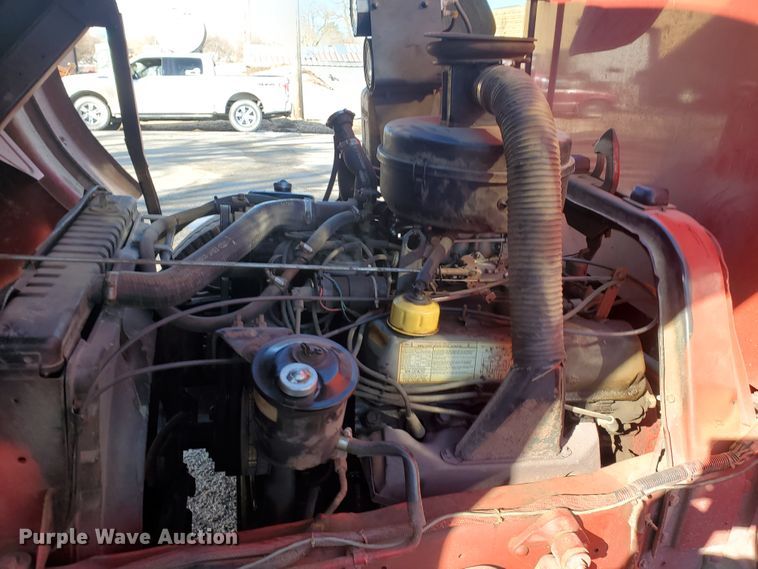 image for item IU9007 1985 Ford 800  pumper fire truck