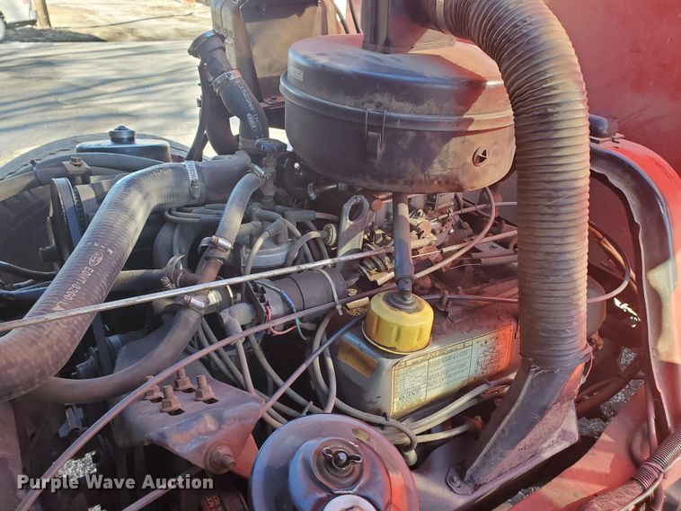 image for item IU9007 1985 Ford 800  pumper fire truck