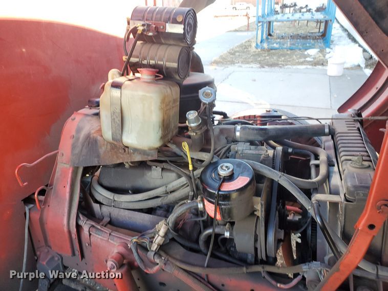 image for item IU9007 1985 Ford 800  pumper fire truck