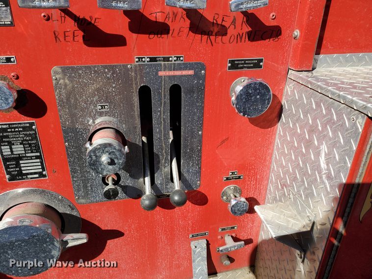 image for item IU9007 1985 Ford 800  pumper fire truck