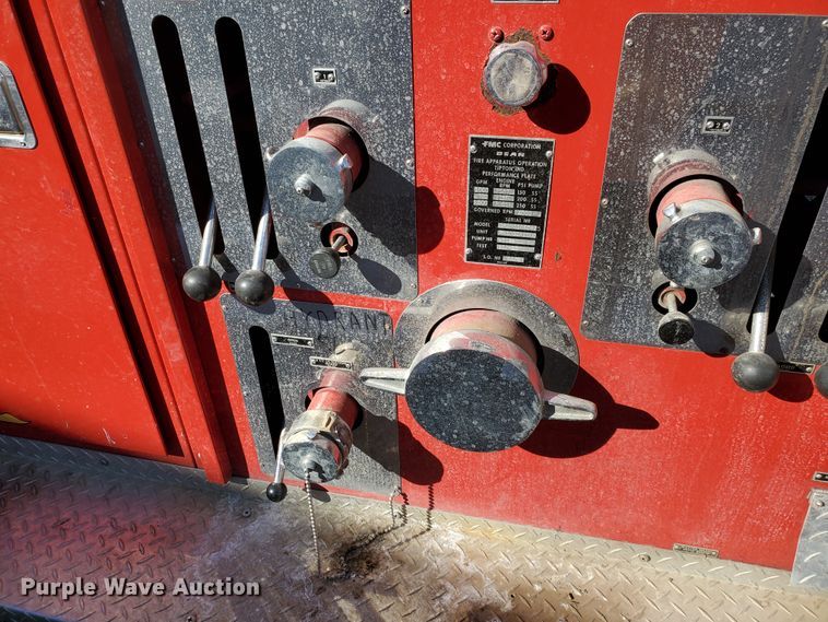 image for item IU9007 1985 Ford 800  pumper fire truck