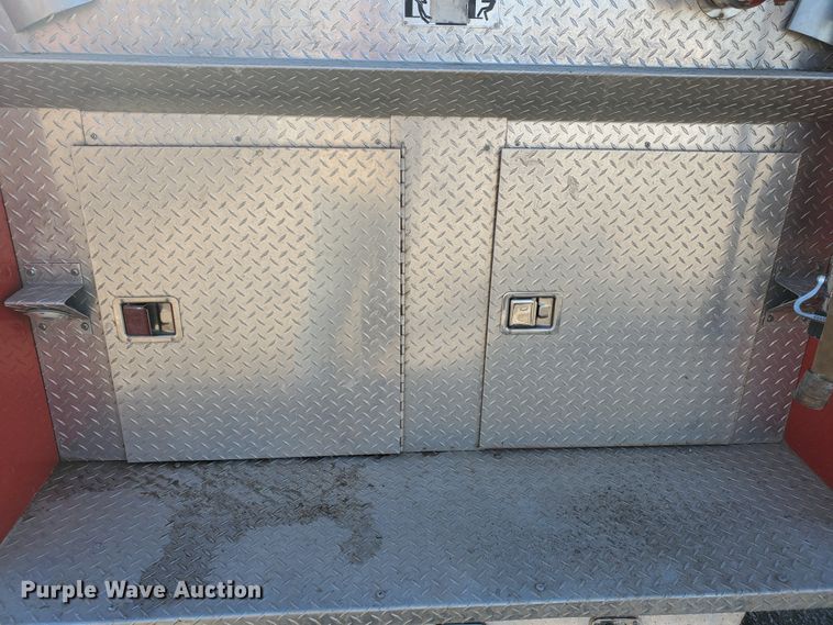 image for item IU9007 1985 Ford 800  pumper fire truck