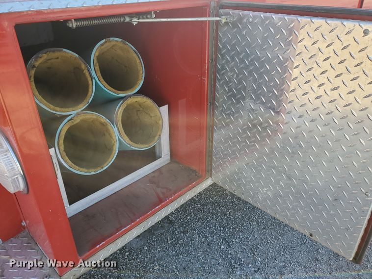 image for item IU9007 1985 Ford 800  pumper fire truck