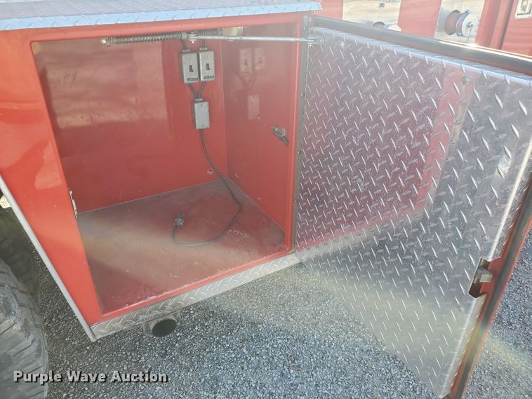 image for item IU9007 1985 Ford 800  pumper fire truck