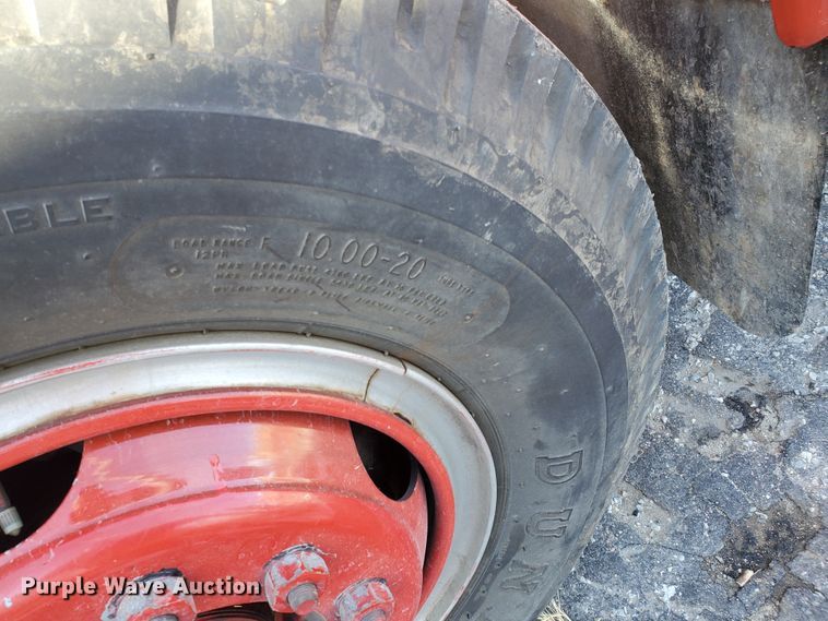 image for item IU9007 1985 Ford 800  pumper fire truck