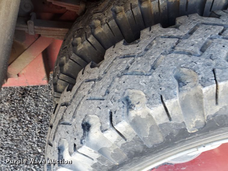 image for item IU9007 1985 Ford 800  pumper fire truck