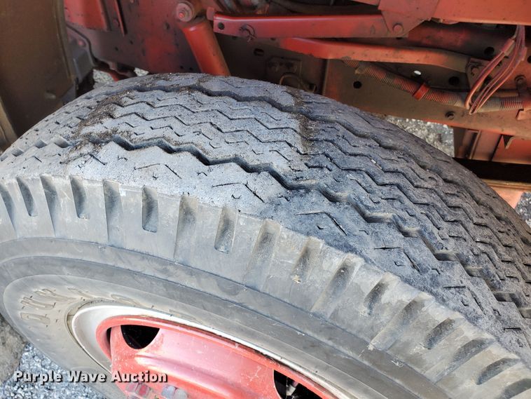 image for item IU9007 1985 Ford 800  pumper fire truck