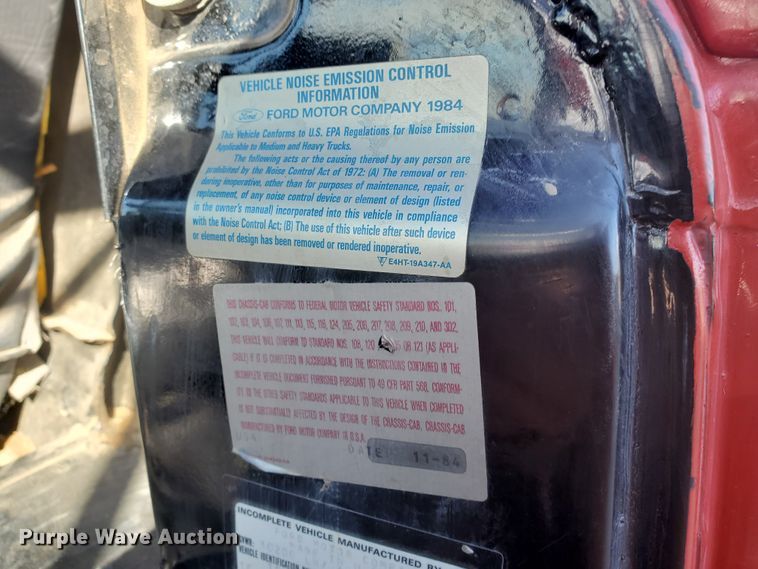 image for item IU9007 1985 Ford 800  pumper fire truck