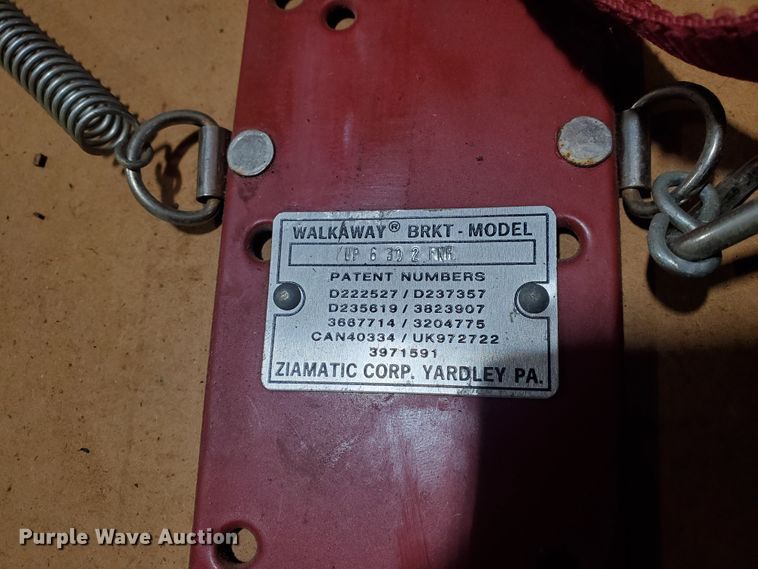 image for item IU9013 (4) walkway SCBA racks