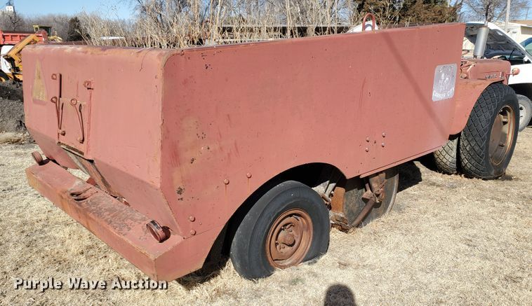 image for item IU9016 1956 International 300 Utility  combination roller