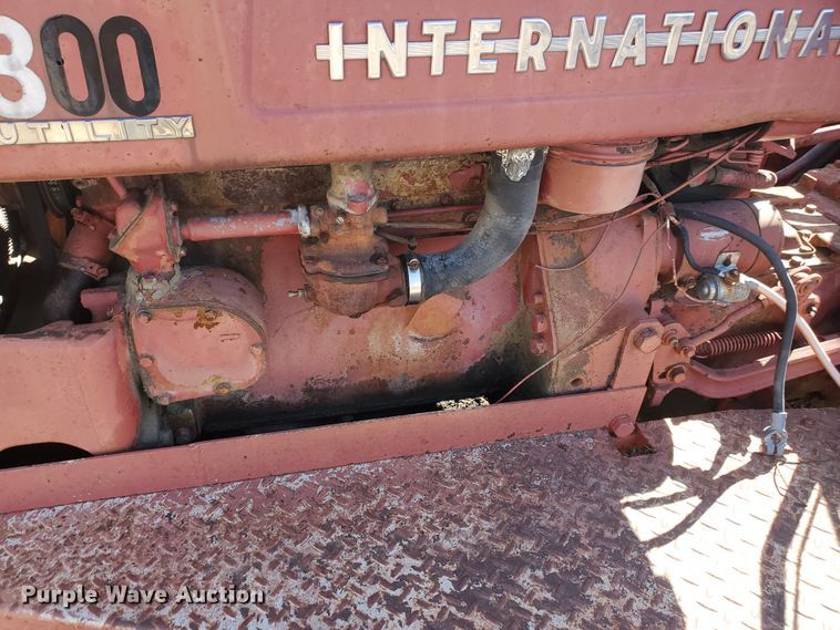 image for item IU9016 1956 International 300 Utility  combination roller