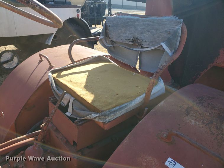 image for item IU9016 1956 International 300 Utility  combination roller