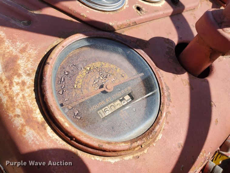 image for item IU9016 1956 International 300 Utility  combination roller