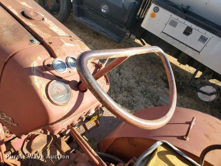 image for item IU9016 1956 International 300 Utility  combination roller