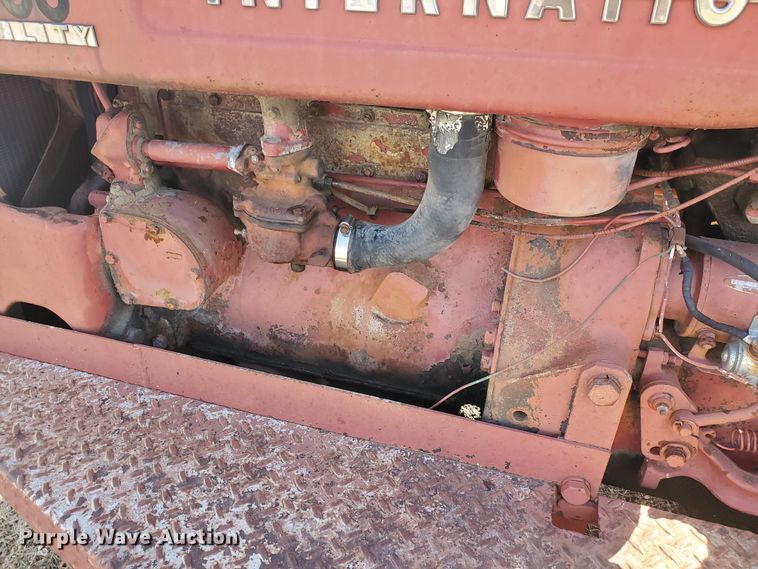 image for item IU9016 1956 International 300 Utility  combination roller