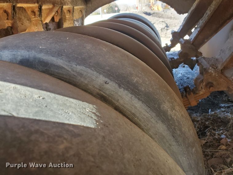 image for item IU9016 1956 International 300 Utility  combination roller