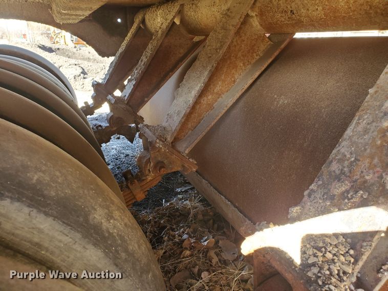 image for item IU9016 1956 International 300 Utility  combination roller