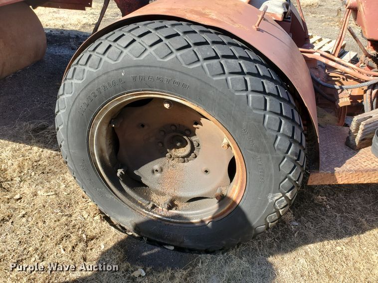 image for item IU9016 1956 International 300 Utility  combination roller