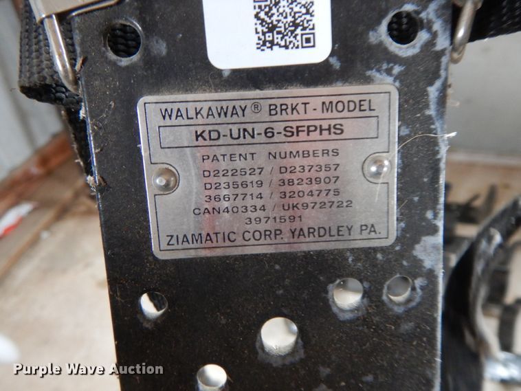 image for item IX9288 (6) Walkway BRKT air bottle holders