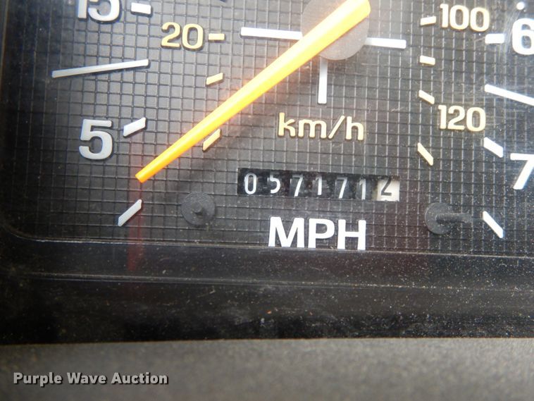 image for item IX9290 1994 Ford F700  water truck