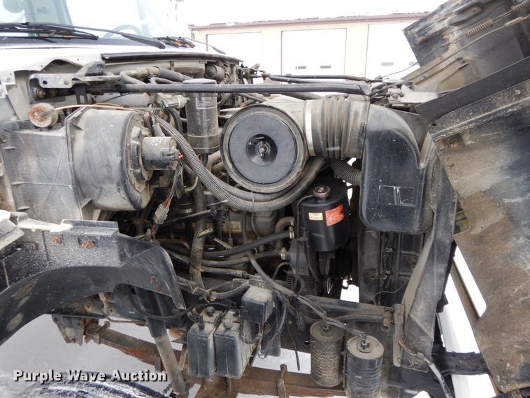 image for item IX9290 1994 Ford F700  water truck