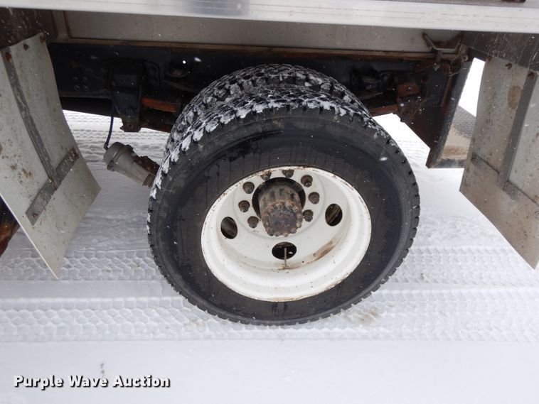 image for item IX9290 1994 Ford F700  water truck