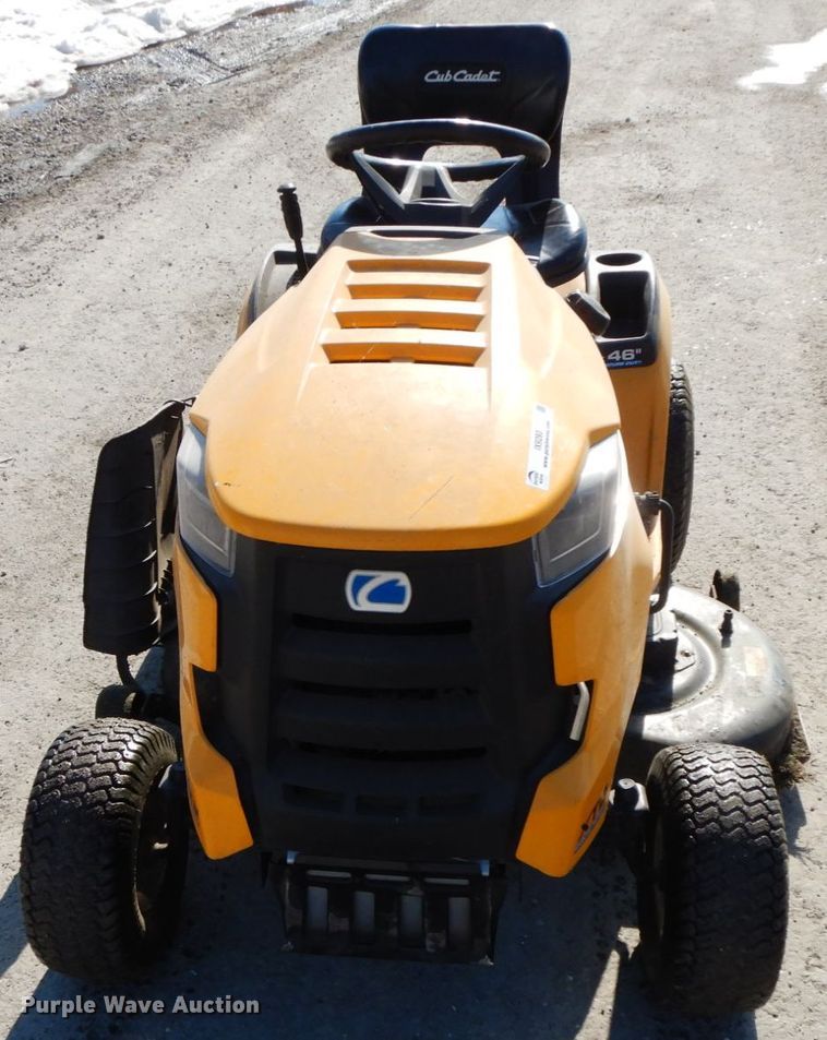 image for item IX9293 Cub Cadet XT2  lawn mower