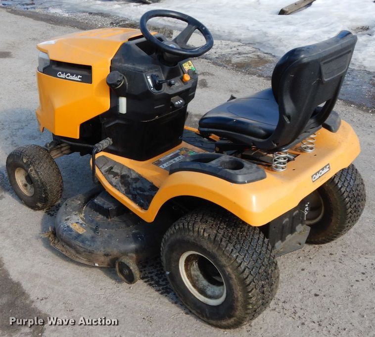 image for item IX9293 Cub Cadet XT2  lawn mower