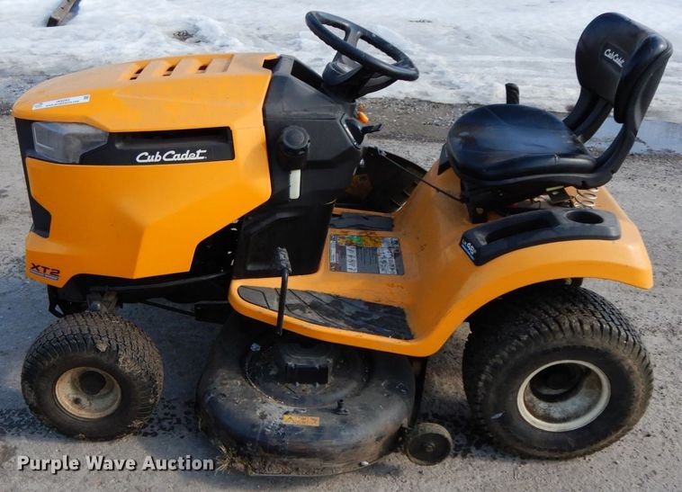 image for item IX9293 Cub Cadet XT2  lawn mower