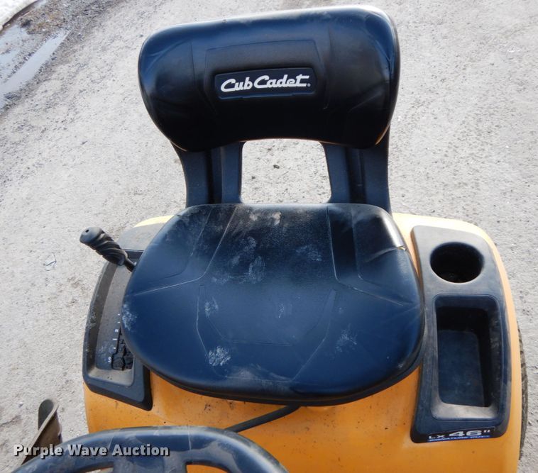 image for item IX9293 Cub Cadet XT2  lawn mower