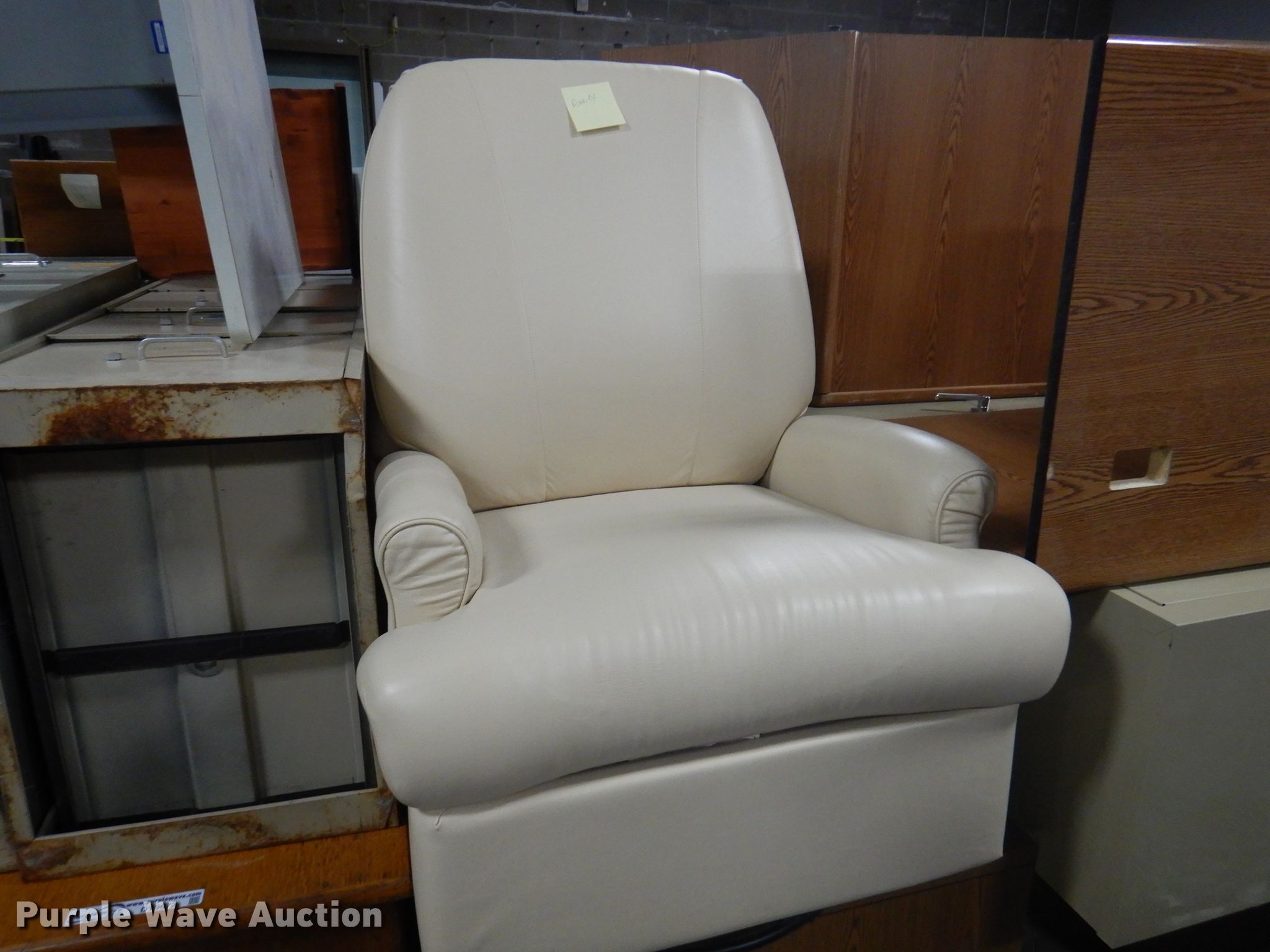 Furniture in Rogers, AR Item DY9673 sold Purple Wave