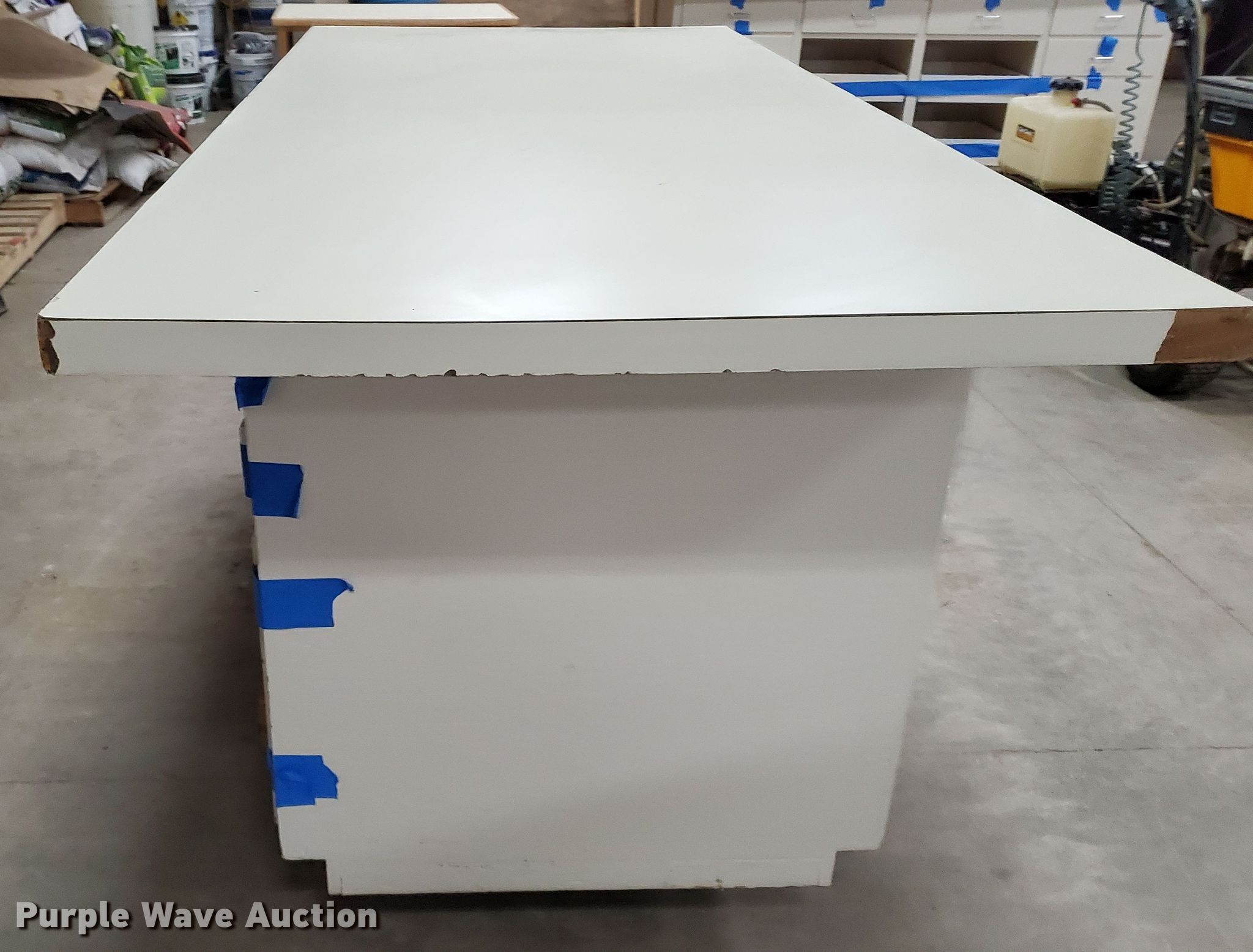 Furniture in Hays, KS Item EY9701 sold Purple Wave