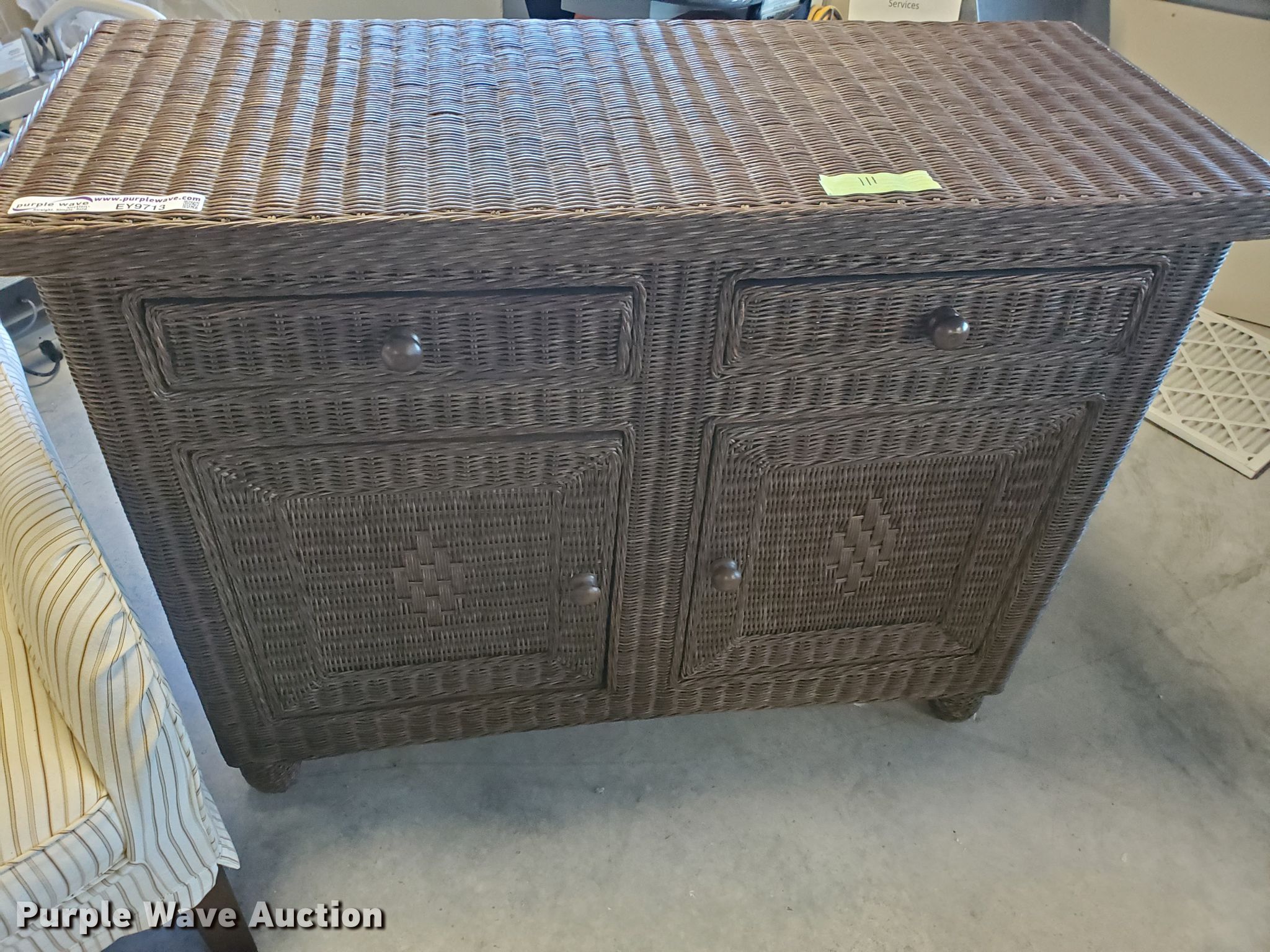 Furniture in Hays, KS Item EY9713 sold Purple Wave